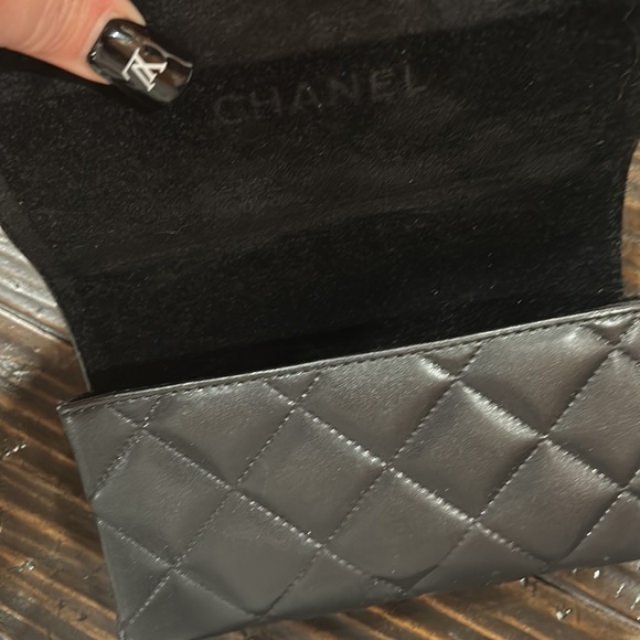 SOLD! CHANEL 2023 STUNNING SHADES. BEAUTIFUL!!!! Enjoyed maybe 3 times. - Picture 15 of 17